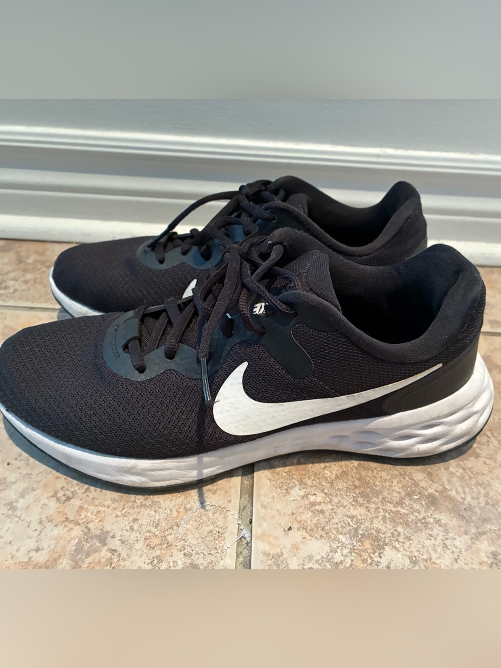Nike Women's  Black/White Running Shoes